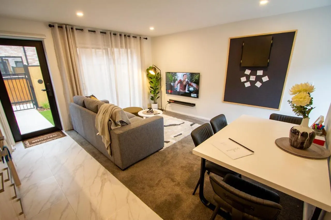 A Touch Of Luxury In Chch Cbd contacts